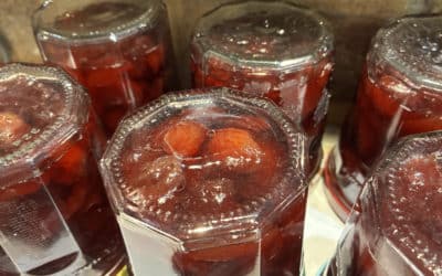 Confiture de cerises et groseilles du jardin